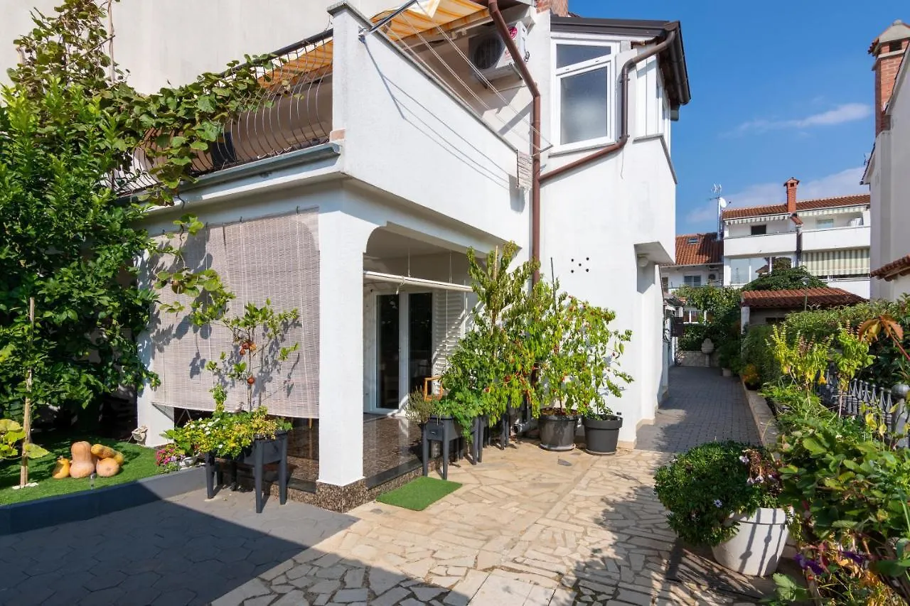Apartments With A Parking Space Rovinj - 2288 0*,  Croatia