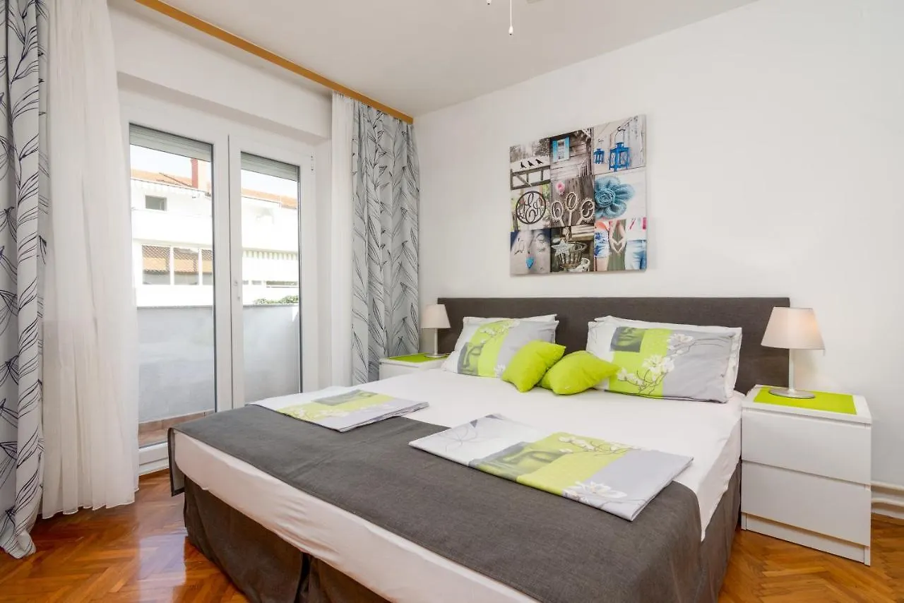 Apartments With A Parking Space Rovinj - 2288