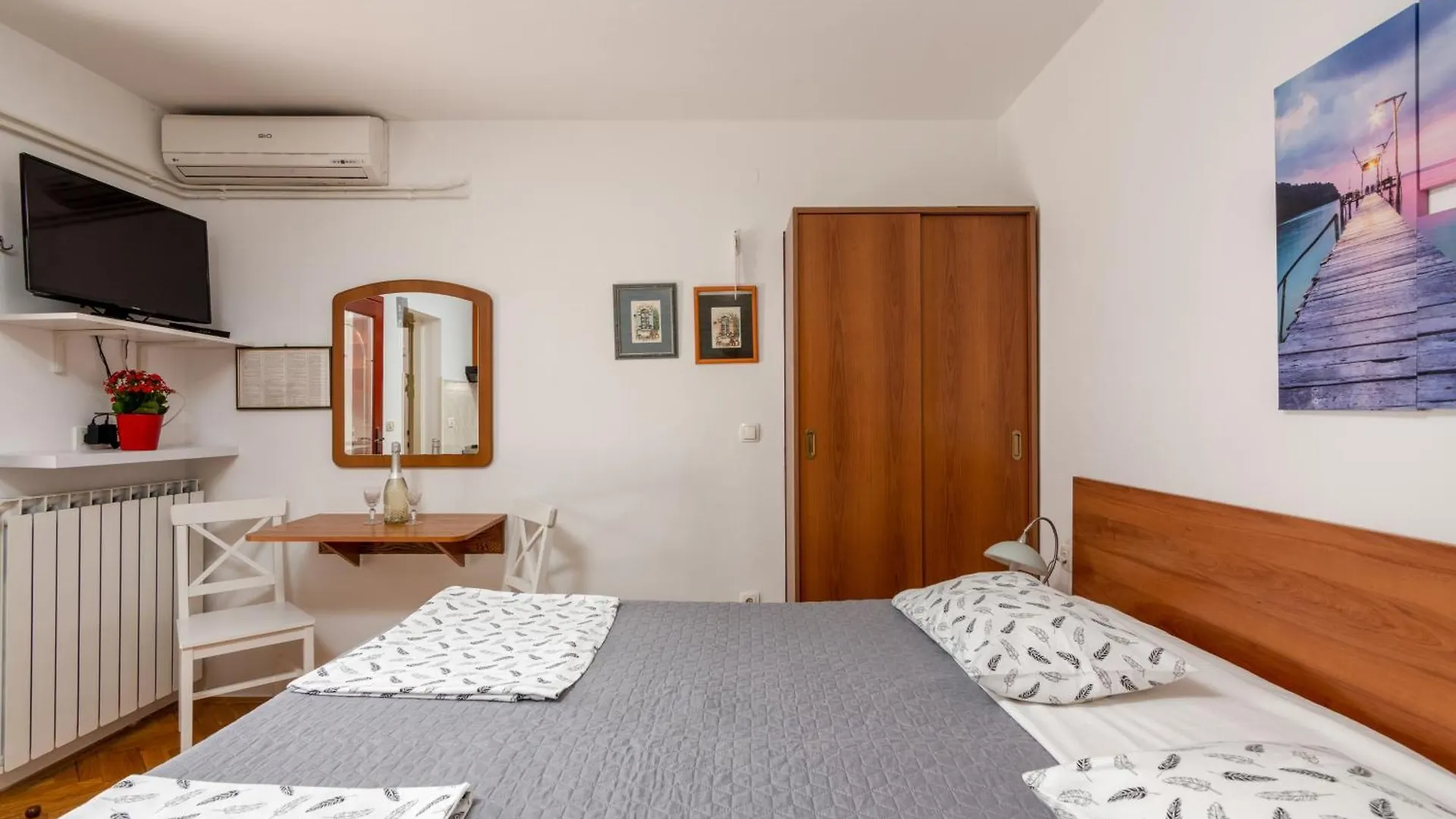 Apartments With A Parking Space Rovinj - 2288