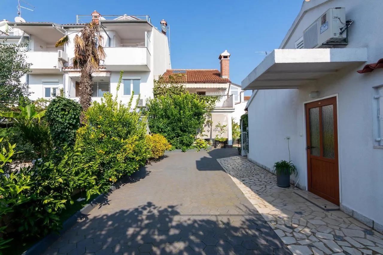 Apartments With A Parking Space Rovinj - 2288